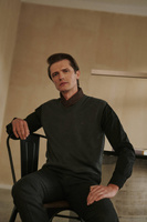 Szara kamizelka swetrowa z dekoltem V