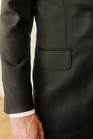 Czarny garnitur wełniany Sartoria