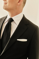 Czarny garnitur wełniany Sartoria