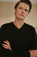 Czarny sweter męski V-neck bawełna