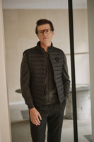 Czarna kamizelka męska zapinana na zamek