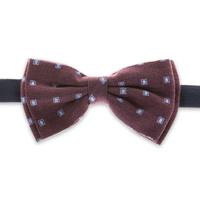 Bordowa mucha, drobne kwadraty