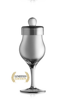 Czarny kieliszek do degustacji whisky