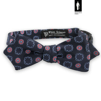 Mucha męska w regularny wzór