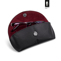 Skórzane etui na okulary Pewien Pan – czarne