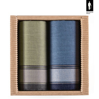 Chusteczki męskie w klasycznych kolorach