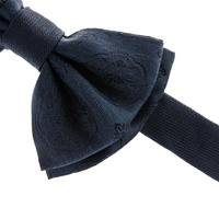 Granatowa mucha, kwiatowy wzór