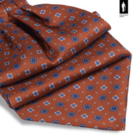 Jedwabny fular jasnobrązowy w drobny wzór