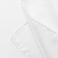 Biała jedwabna poszetka