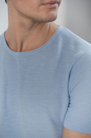 Swetrowy t-shirt z lnu i bawełny w kolorze niebieskim