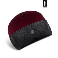 Skórzane etui na okulary Pewien Pan – czarne