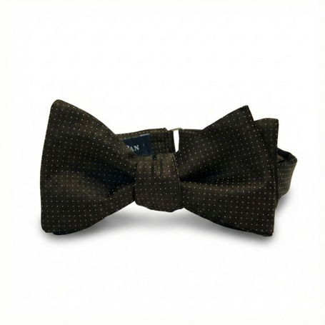 Klasyczna Mucha Męska – Ciemny Brąz w Białe Groszki (Pin Dot)