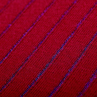 Skarpety z niebieskim kontrastem czerwone