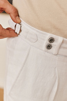 Białe spodnie lniane z wysokim stanem